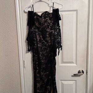 Windsor Black Lace Off-Shoulder Prom Dress